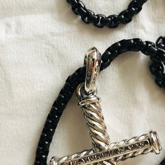 David Yurman Cable Cross Pendant w/Black Stainless Necklace 26" w/Pouch Mint - Picture 2 of 16